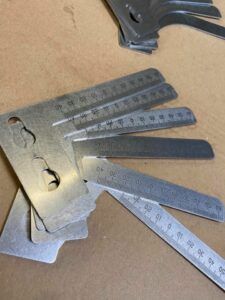 Pièce inox brut découpée et gravée au laser