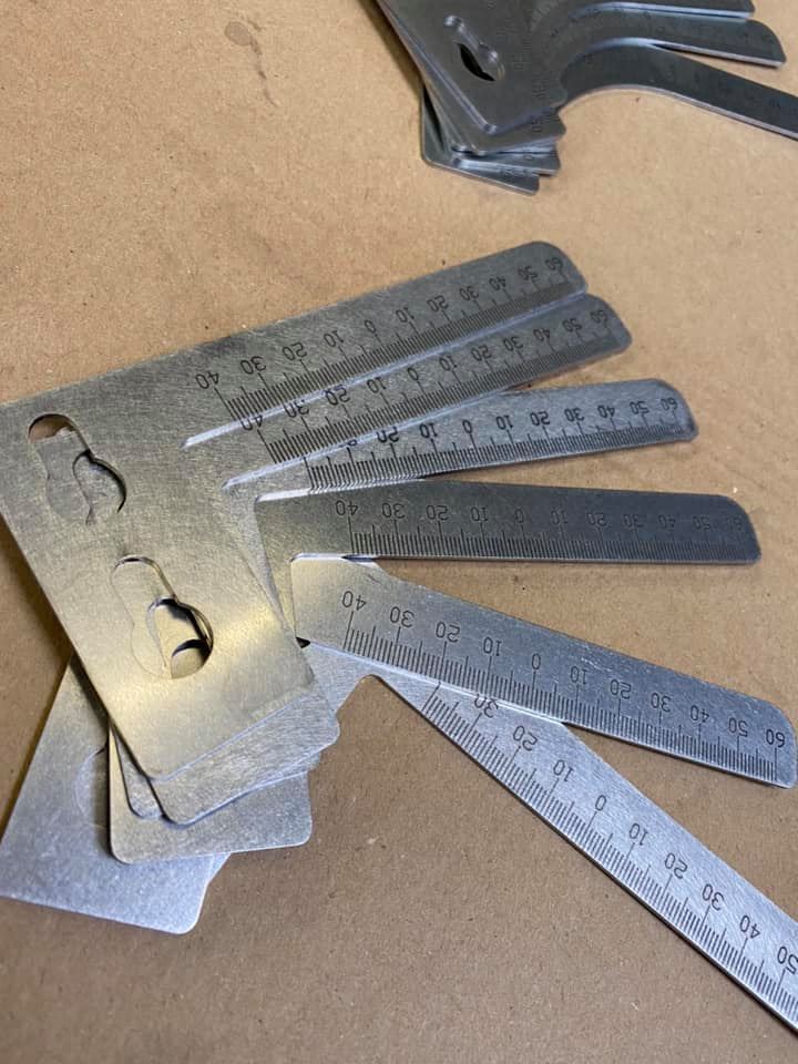 règle-graduée Pièce inox brut découpée et gravée au laser